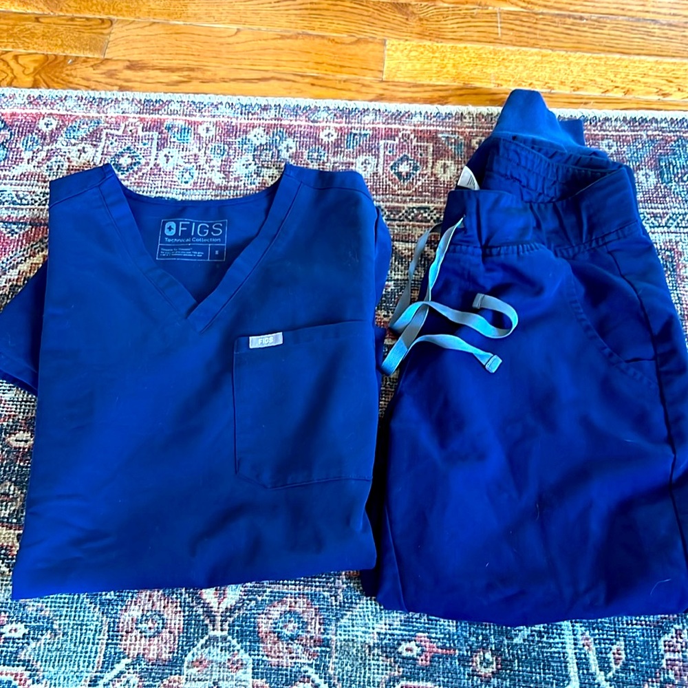 Figs scrub set top/bottom size small